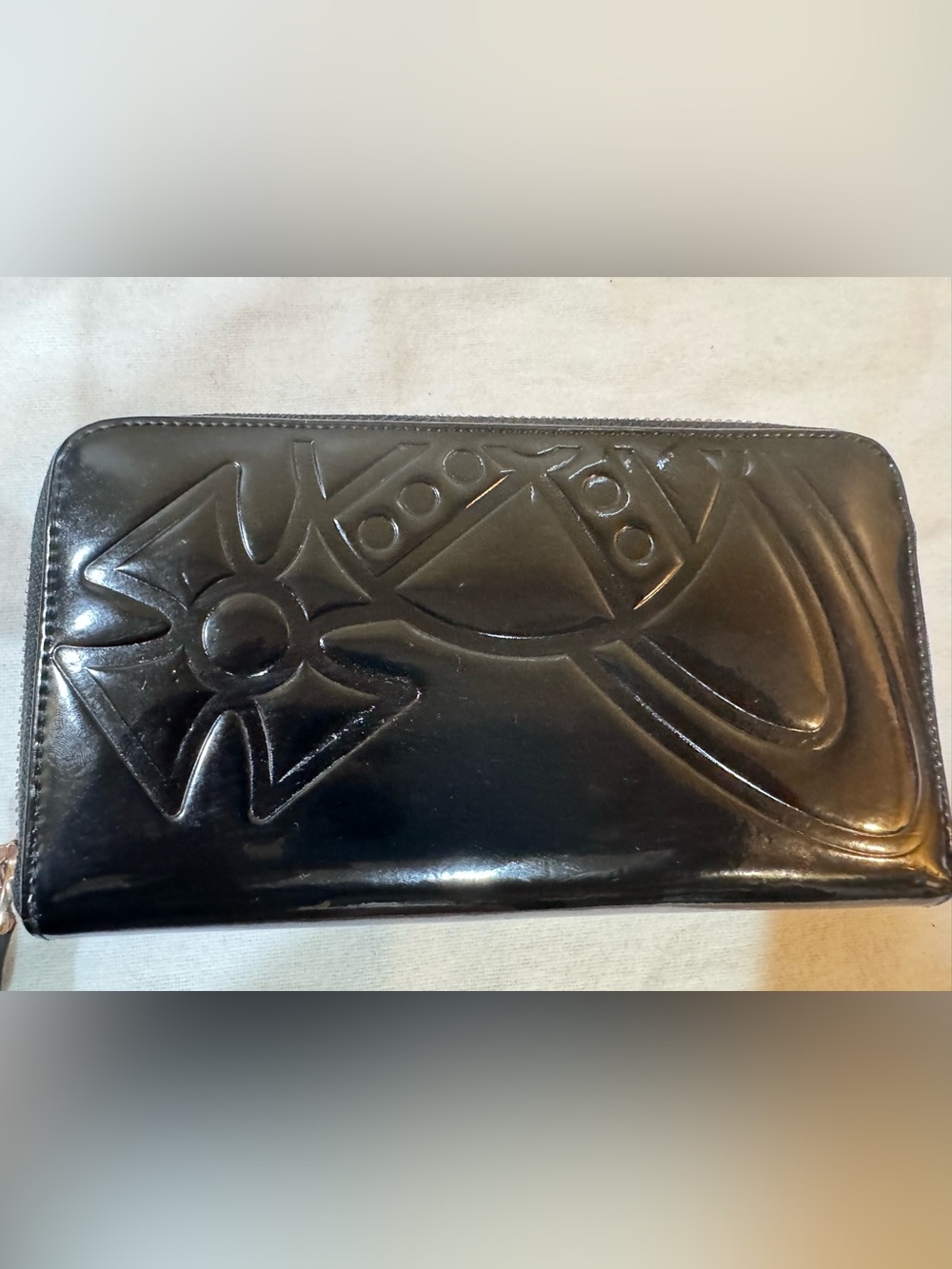 Vivienne Westwood Orb Embossed Patent Leather Zip Wallet - Picture 9 of 16